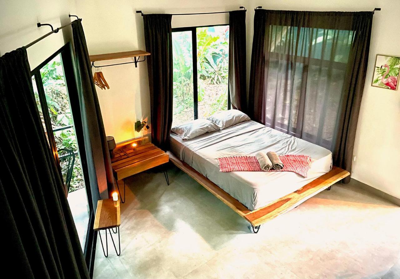 Casa Eden - Modern Peaceful Jungle Apartments โกเกลส ภายนอก รูปภาพ