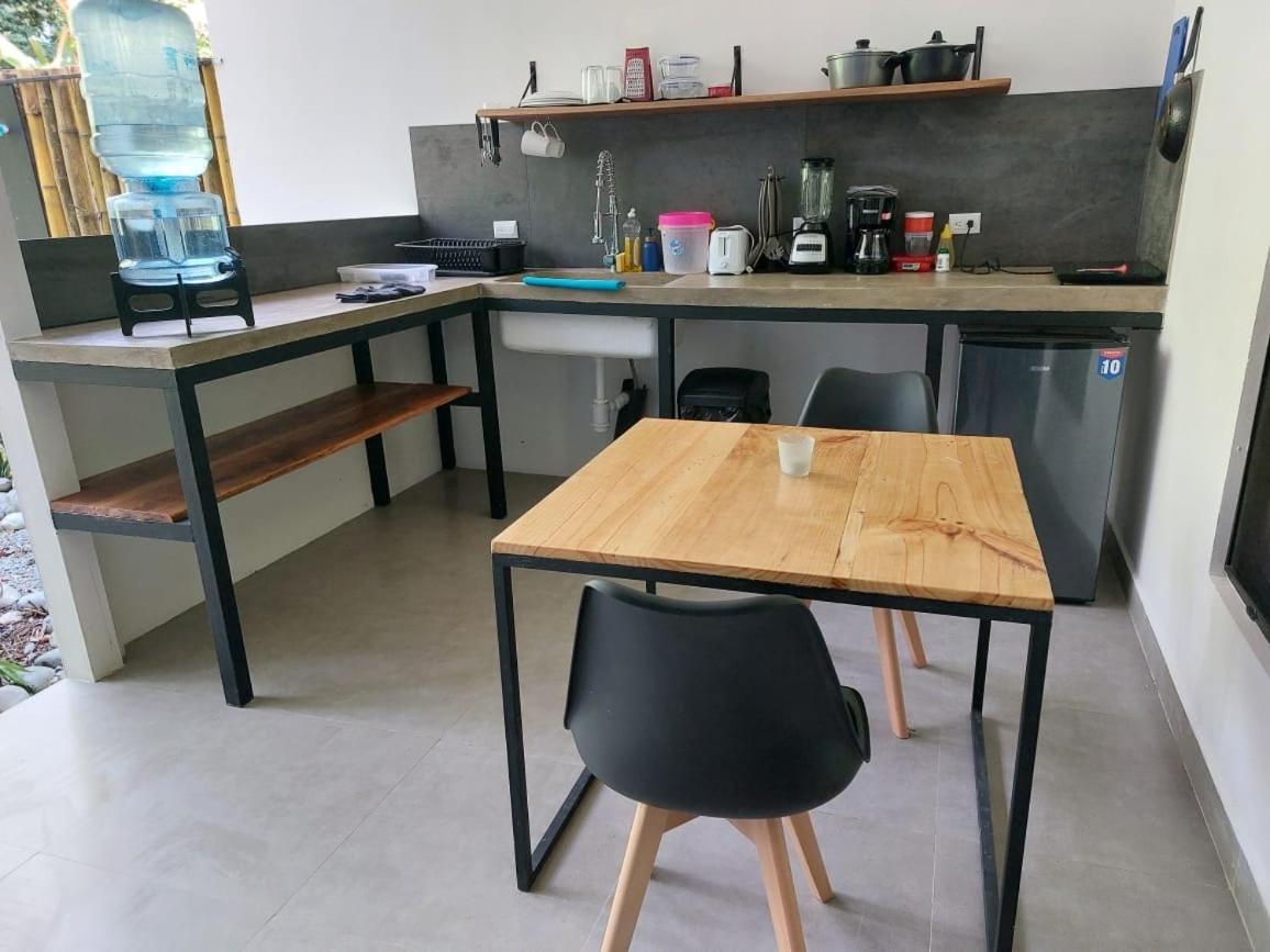 Casa Eden - Modern Peaceful Jungle Apartments โกเกลส ภายนอก รูปภาพ